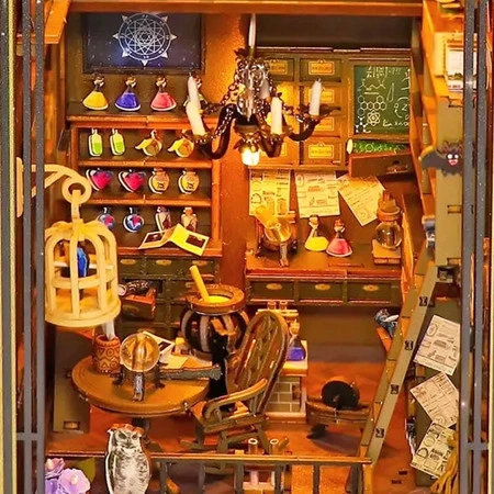 Habarri Book Nook DIY Szkoła magii