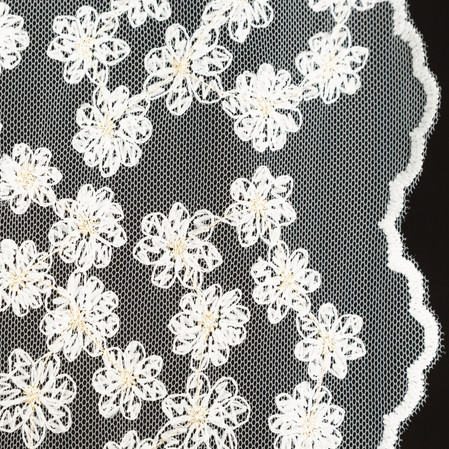 FIRANA GOTOWA DAISY NA TAŚMIE 130 X 270 CM BIAŁY