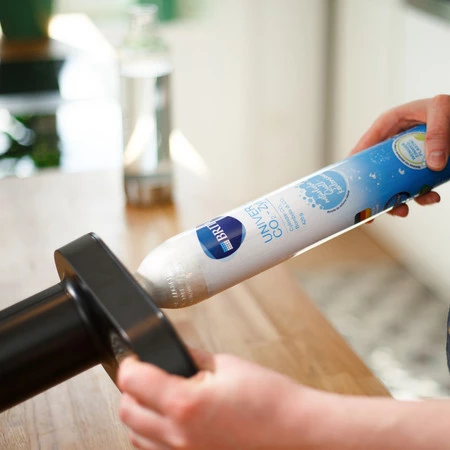 Brita Saturator sodaONE czarny - system nagazowywania wody + cylinder BRITA CO₂ + butelka plastikowa 0,8l