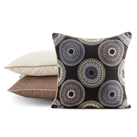 POSZEWKA GARDEN 45 X 45 CM CZARNY