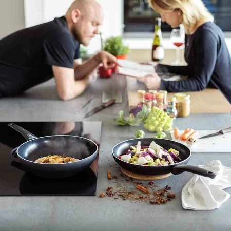 MO - Garnek 20 cm, Recy, indukcja