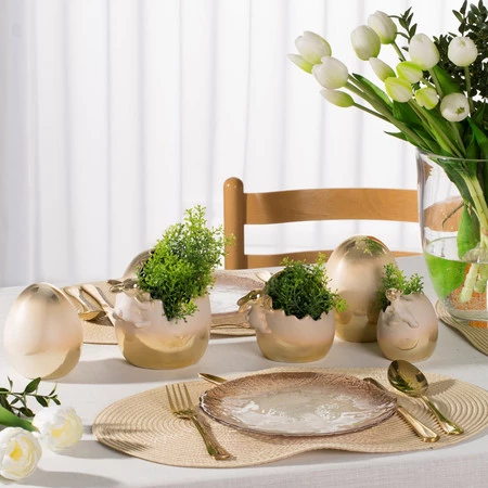 Ozdoba Wielkanocna, Figurka ceramiczna, kolor kremowy, rozmiar 12 x 11 x 9 cm