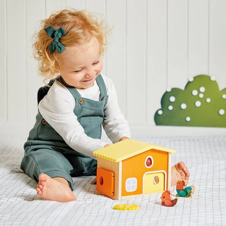 Janod Drewniany domek Farma Mój pierwszy kurnik 18 m+