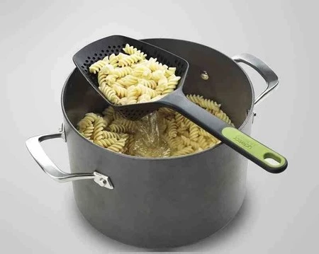 JJ - Łyżka cedzakowa L Scoop™ Plus, czarno-zielona