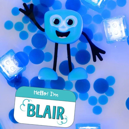 Glo Pals, Postać do kąpieli Blair - zestaw z dwiema kostkami sensorycznymi świecącymi w wodzie