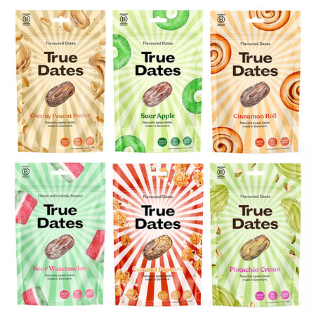 Zestaw smaków 100g True Dates: 1xCreamy Peanut Butter daktyle orzechowe, 1xSour Apple daktyle kwaśne jabłko, 1xCinnamon Roll daktyle karmelowe, 1xWatermelon daktyle arbuzowe, 1xCaramel Popcorn daktyle karmelowy popcorn, 1xPistachio Cream daktyle pistacja
