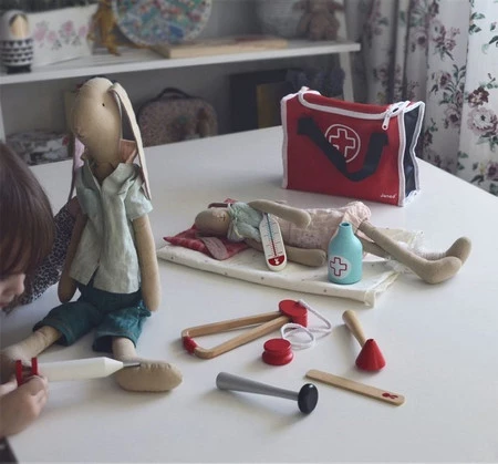 Janod Zestaw lekarza z 10 akcesoriami