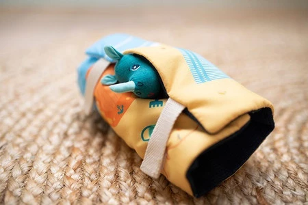 Lilliputiens Mini - przytulanki rodzina nosorożców z rozkładaną matą Nosorożec Marius 2 lata+