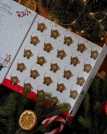 English Tea Shop, Kalendarz adwentowy ze wstążką, White Book, 25 piramidek