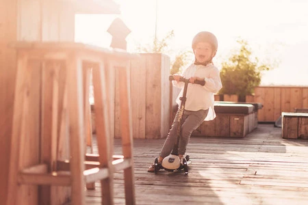 SCOOTANDRIDE Highwaykick 3 LED Hulajnoga składana ze świecącymi kółkami 3+ Ash