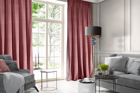 ZASŁONA GOTOWA D91 ROSA NA TAŚMIE 135 X 300 CM CIEMNORÓŻOWY