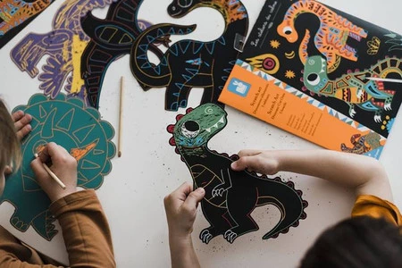 Janod Zestaw kreatywny Do zdrapywania Dinozaury 5+