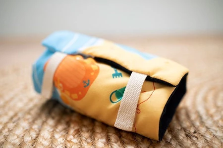 Lilliputiens Mini - przytulanki rodzina nosorożców z rozkładaną matą Nosorożec Marius 2 lata+