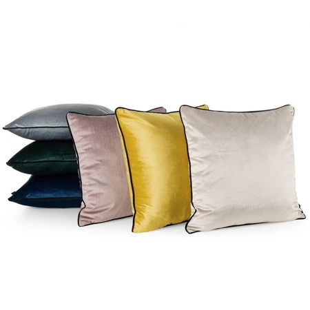 POSZEWKA MADIE 45 X 45 CM CZARNY