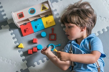 Janod Drewniany sorter z kluczykami Essentiel