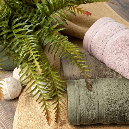 Ręcznik z ozdobną bordiurą w pasy szerokość: 70 cm, długość: 140 cm, kolor: kremowy