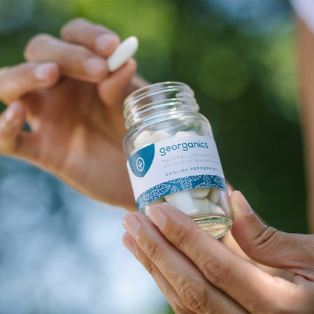Georganics, Naturalna guma do żucia z ksylitolem, smak mięty pieprzowej, 30 szt.