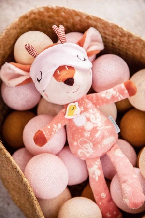 LILLIPUTIENS Przytulanka do spania z elementami fluorescencyjnymi Sarenka Stella 6m+