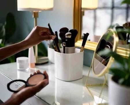 JJ-Pojemnik na pędzle kosmetyczne Viva Shell