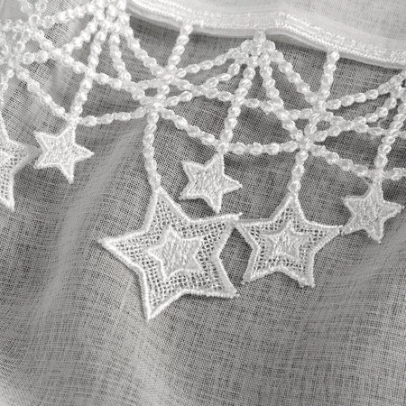 Firana gotowe rozm.: 140 x 250 cm, kolor biała z etaminy z aplikacją z gwiazdkami kółka