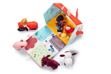 LILLIPUTIENS Rozkładany domek Farma z 6 zwierzątkami, rolnikiem i traktorem 18 m+