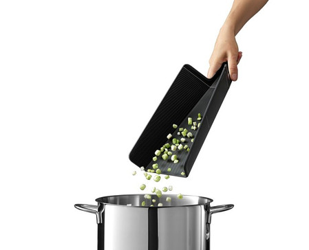 Joseph Joseph Deska Chop2Pot Plus Regular czarna