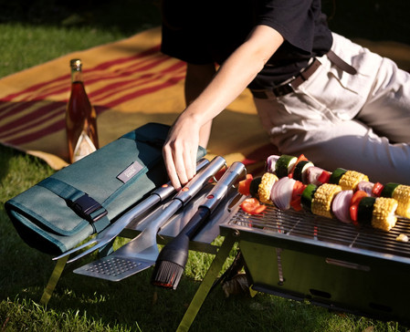 JJ-Zestaw 4 narzędzi do BBQ w etui 5el. GrillOut