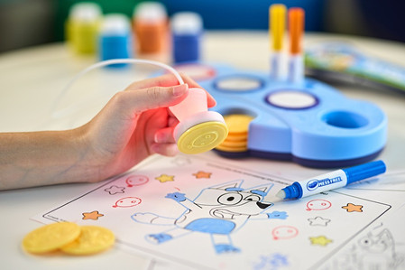 Crayola Podświetlane stemple dla dzieci niebrudzące Color Wonder Mess Free Bluey 3+