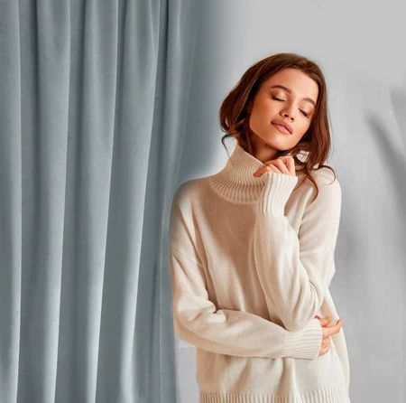 ZASŁONA GOTOWA D91 ROSA NA TAŚMIE 135 X 300 CM SREBRNY